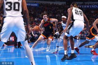 发展步伐正 发展步伐正